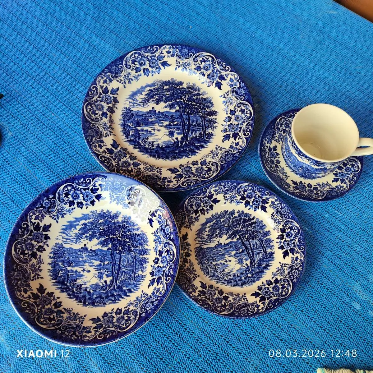 Englisches Geschirr blau, € 60,- (2116 Au)