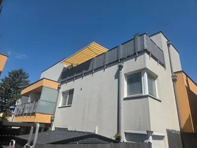 (reserviert) Helle südseitige 3 Zimmer Mietwohnung mit großer Dachterrasse in Eßling 1220 – Bild 2