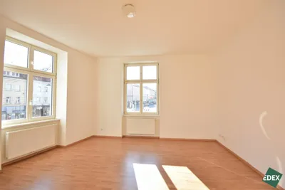 Helle 2-Zimmer-Wohnung mit separater Küche