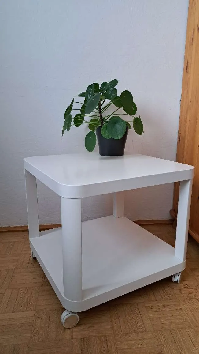 Beistelltisch mit Rollen IKEA TINGBY, € 18,- (6020 Innsbruck)