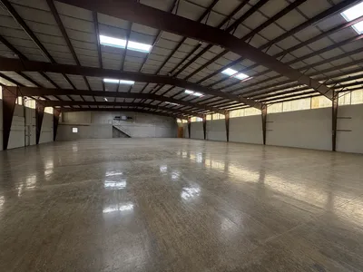 Gewerbeimmobilie mieten in Gänserndorf – 1 800 m²