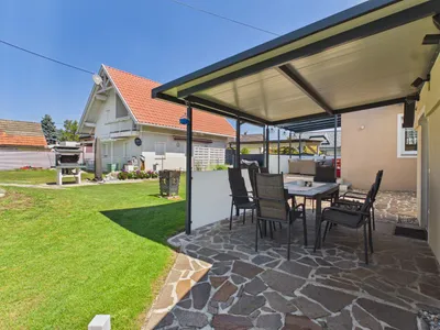 6-Zimmer-Haus kaufen in Klagenfurt – 199 m², € 649.000 – Bild 2 von 26