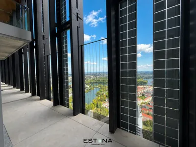 Elegante Architektur mit eindrucksvollem Blick über die Stadt – Bild 2