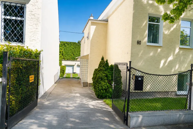 Teil-Möbliertes Einfamilienhaus mit Garten - vielseitige Nutzungsmöglichkeiten! Direkt vom Eigentümer! – pohled 3