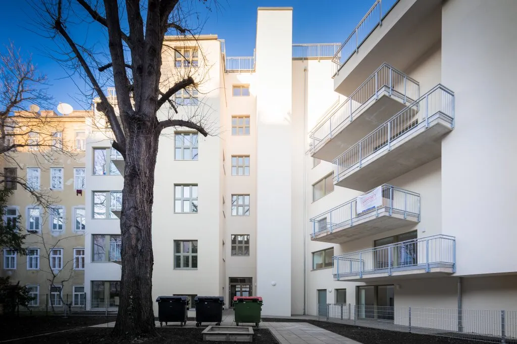 3-комнатный дом с балконом, 84 м², Эрнальс, Хернальс