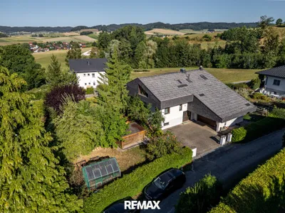 5-Zimmer-Haus kaufen in Vöcklabruck – 135 m², € 310.000 – Bild 1 von 26