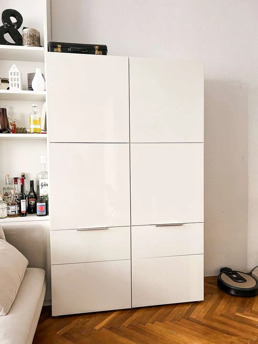 Ikea Besta Hochglanz Schrank weiß, € 220,- (1070 Wien)