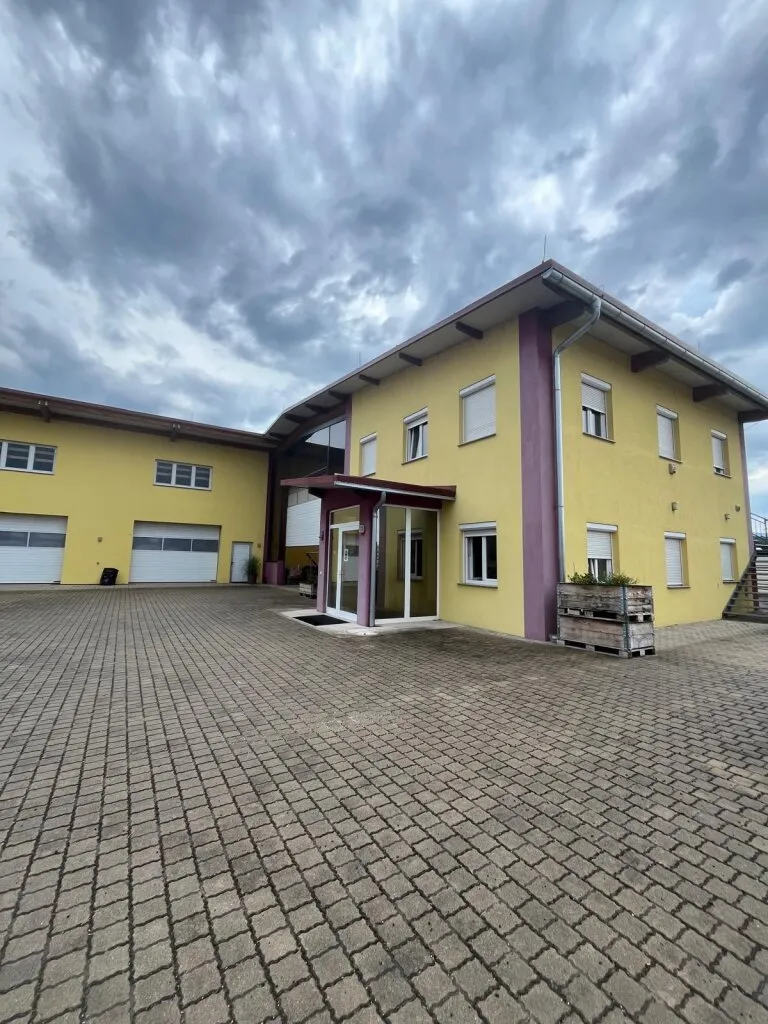 Attraktives Gewerbeobjekt in Ternitz - Hallen & Büroflächen zur Miete - Ansicht 2