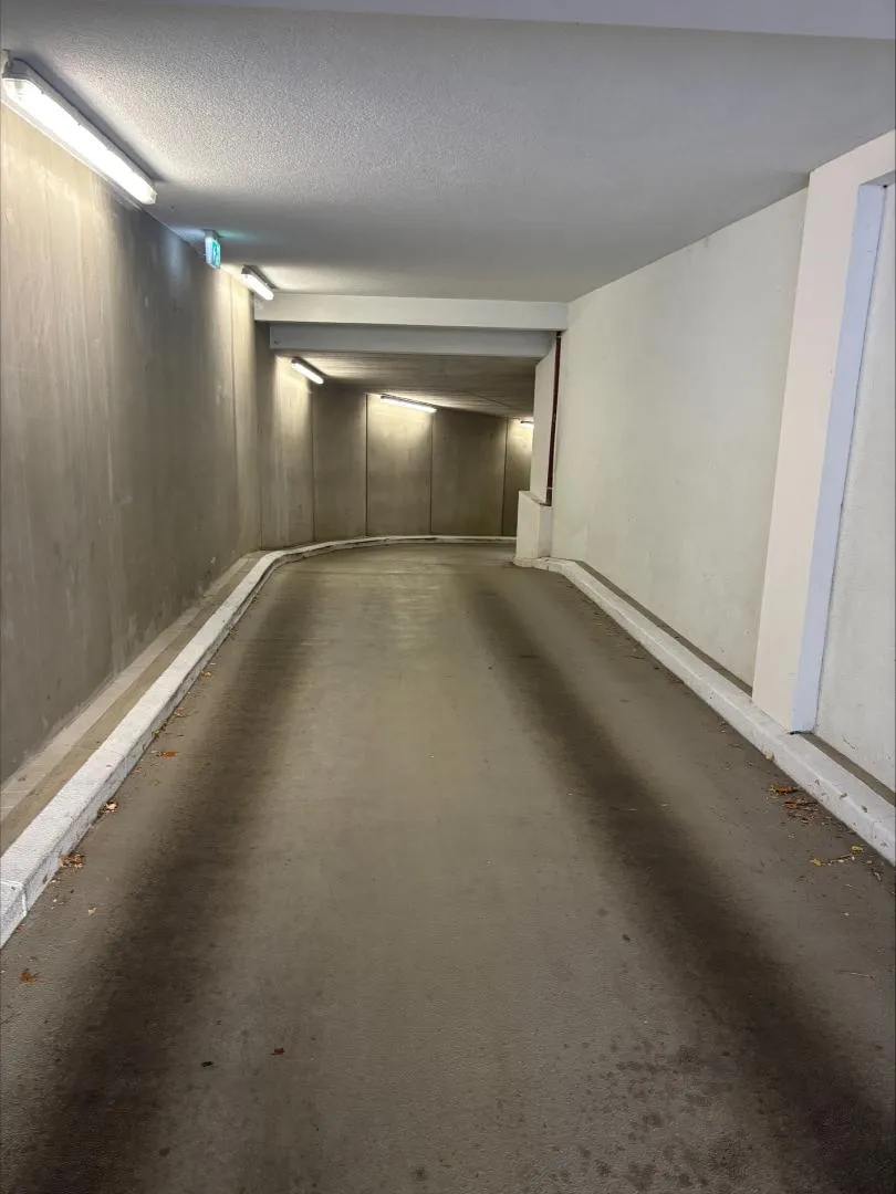 ZENTRALER TIEFGARAGENPLATZ ZUM MIETEN! - NÄHE GRIESKAI - Ansicht 3