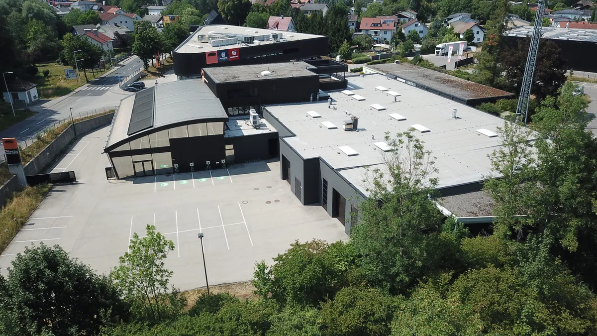 Hochwertige Werkstatt-, Lager- und Betriebsflächen in Thalheim bei Wels - Ideal für Motorsport, Tuning und Werkstätten Betrieb. - Ansicht 3