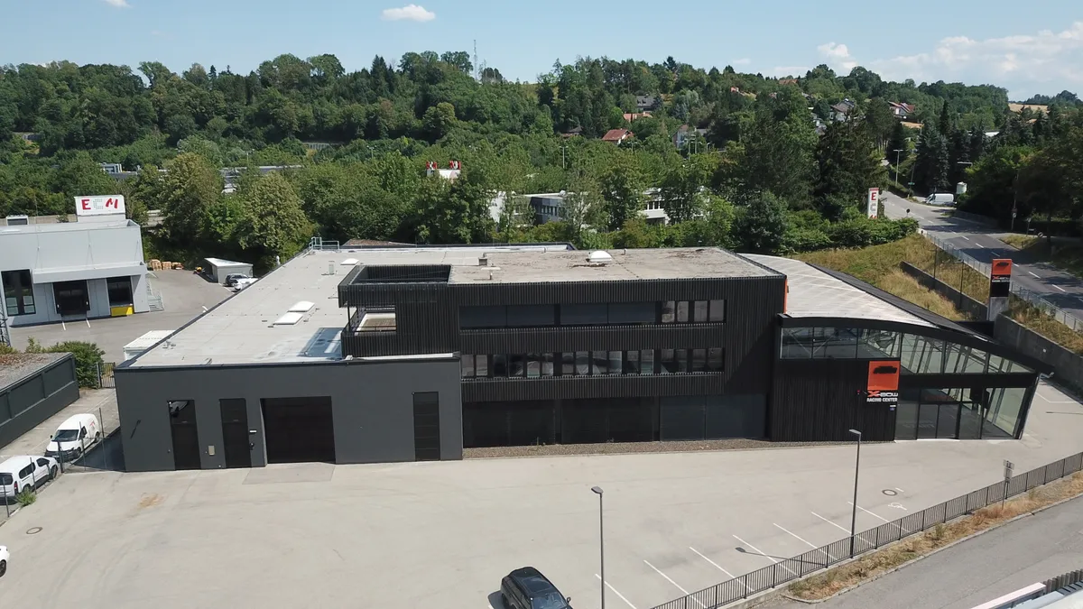 Hochwertige Werkstatt-, Lager- und Betriebsflächen in Thalheim bei Wels - Ideal für Motorsport, Tuning und Werkstätten Betrieb. - Ansicht 2