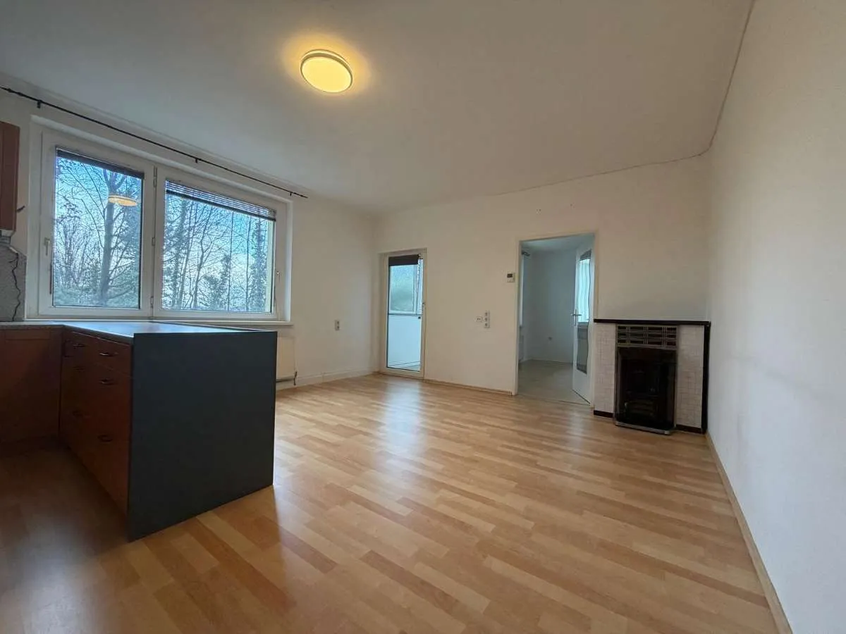 AB SOFORT - Tolle 2-Zimmer-Wohnung in zentraler Randlage mit Blick ins Grüne - Ansicht 3