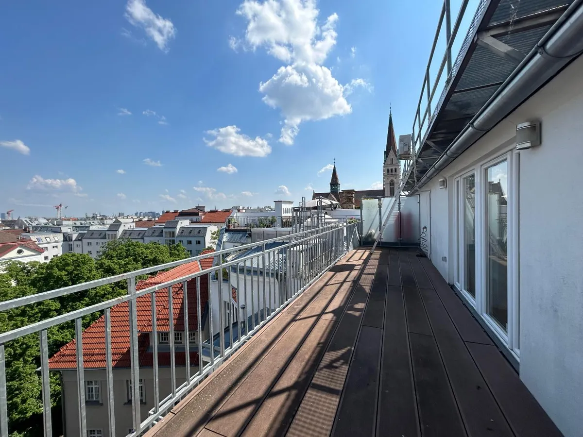 3-Room Attic Flat with Terrace, 130 m², Alsergrund, Alsergrund