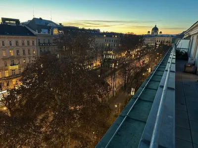 !!! LUXUS-DACHGESCHOSS AM OPERNRING - TERRASSEN MIT FANTASTISCHEM BLICK ÜBER DIE WIENER INNENSTADT !!!