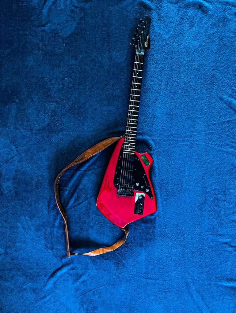 SELTENHEIT* Casio MG-500 MIDI Guitar, € 499,99 (1010 Wien) - willhaben