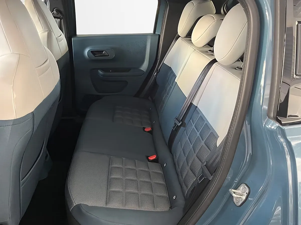 Fiat Grande Panda 1.2 Mild-Hybrid La Prima – Bild 6