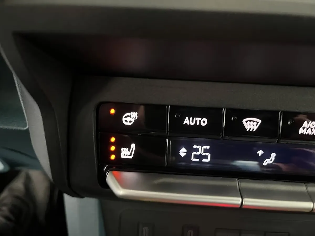 Fiat Grande Panda 1.2 Mild-Hybrid La Prima – Bild 10