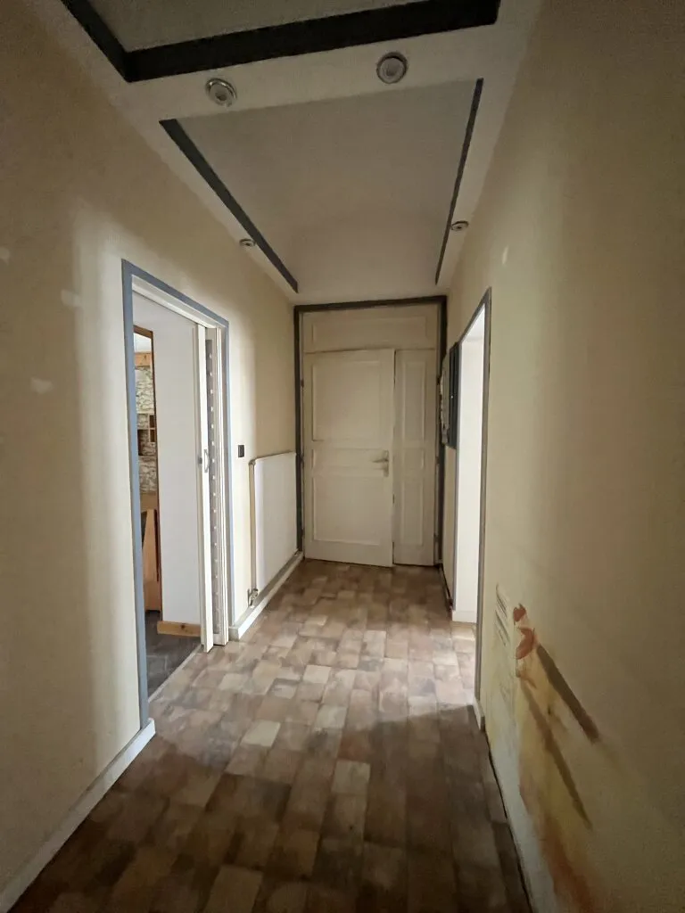 Direkt bei der TU Graz - Sanierungsbedürftige 3-Zimmer-Wohnung in bester Innenstadtlage - WG-geeignet und mit rd. 81 m² großen Eigengarten - Ansicht 3
