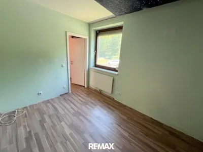4-Zimmer-Wohnung kaufen in Neunkirchen – 85 m², € 99.000 – Bild 9 von 18