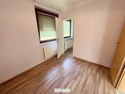4-Zimmer-Wohnung kaufen in Neunkirchen – 85 m², € 99.000 – Bild 10 von 18