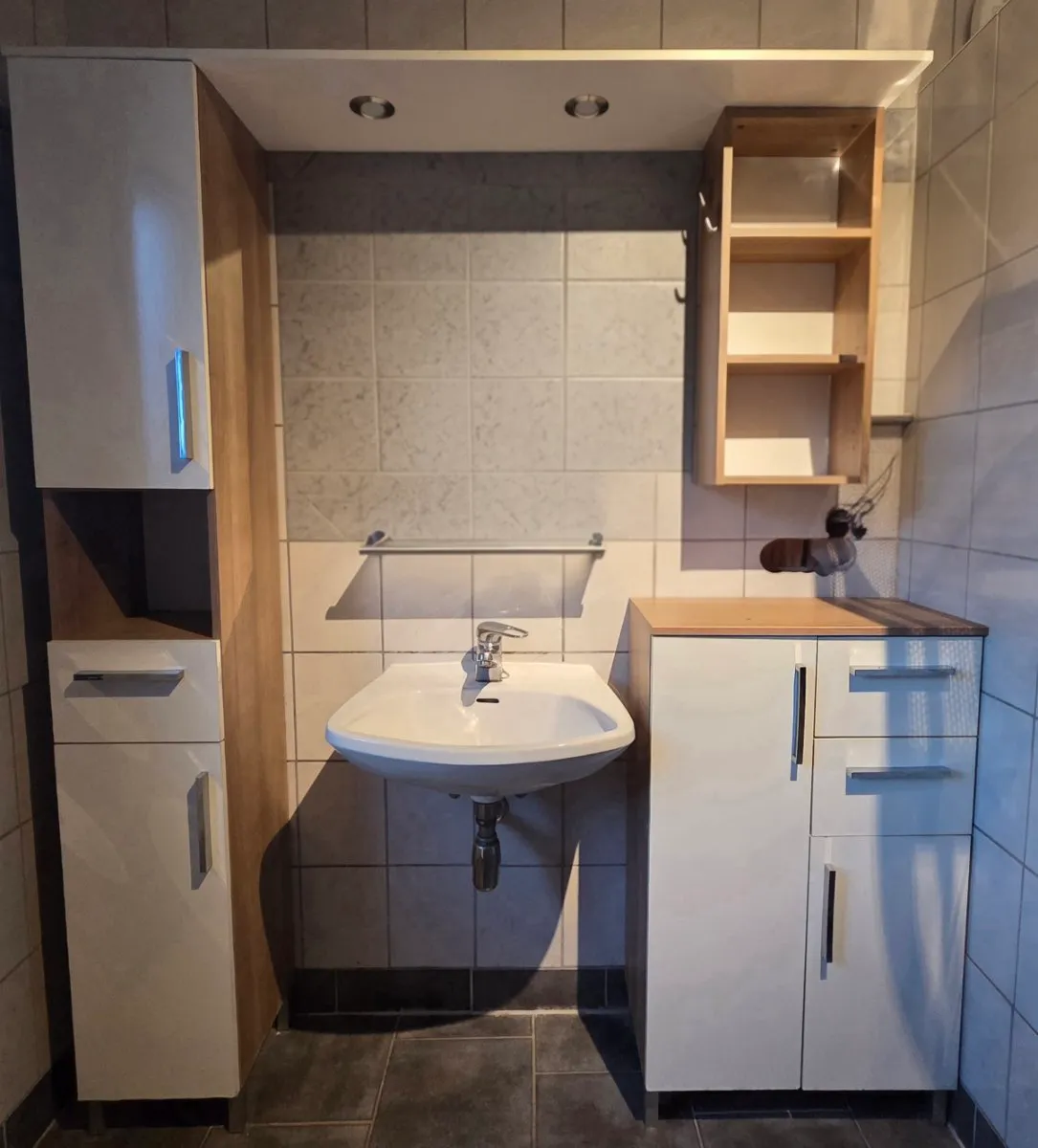 Badezimmermöbel - Badezimmer / WC (Zustand: Gebraucht)