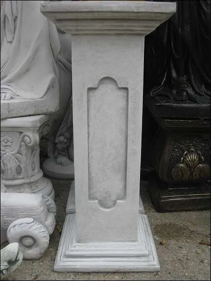 Säule 81 cm hoch Podest Blumensäule Sockel Steinfigur massiv 70 kg neu, € 120,- (3441 Dietersdorf)