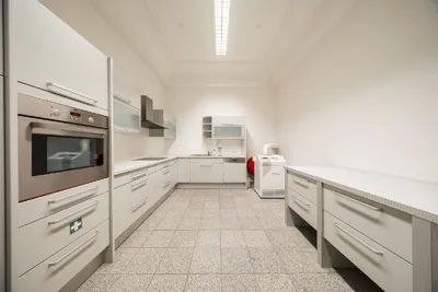 9-Zimmer-Gewerbeimmobilie mieten in Wien – 281 m², € 6.294 – Bild 25 von 32