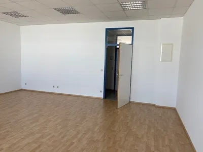 1-Zimmer-Gewerbeimmobilie mieten in Baden – 40 m², € 453 – Bild 4 von 6