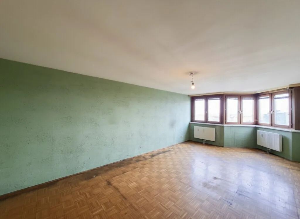 Neuer Preis! PROVISIONSFREI VOM EIGENTÜMER! DG-MAISONETTE MIT FERNBLICK! 4-ZIMMER WOHNUNG MIT TERRASSE NÄHE U4! – pohled 2