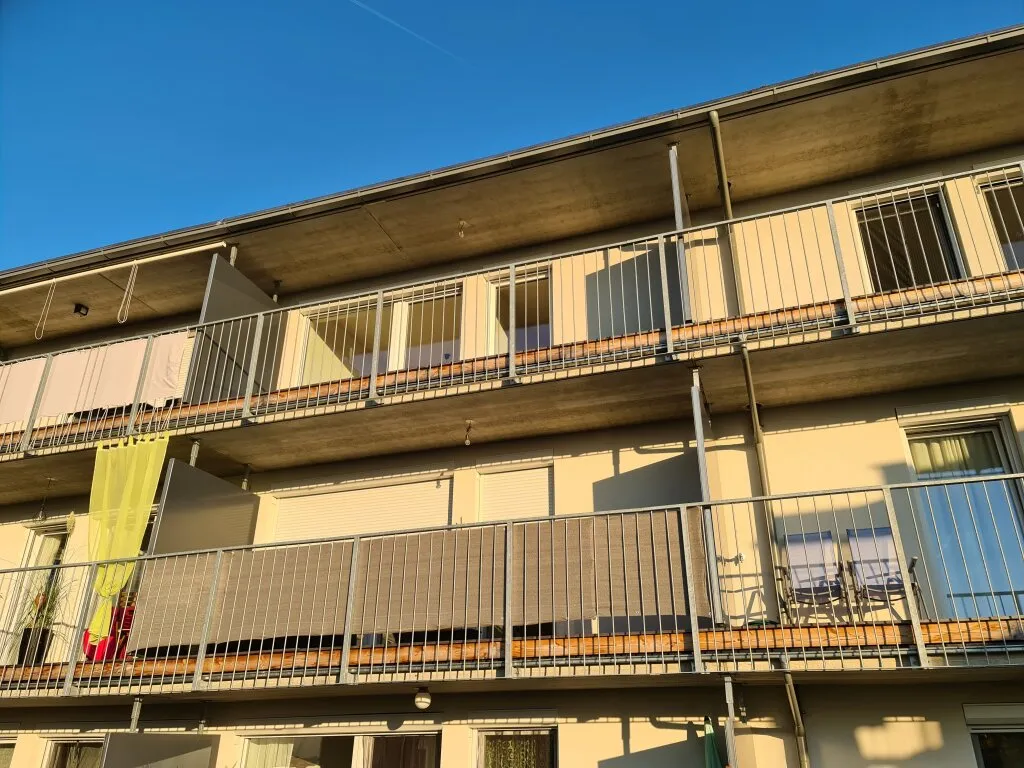Top-Neubauwohnung | Balkon mit Fernblick | Garage - Ansicht 2