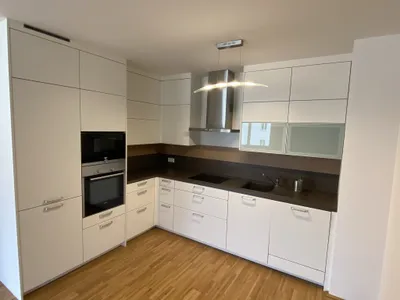 Neuwertige 2 Zimmer Wohnung in U-Bahn Nähe