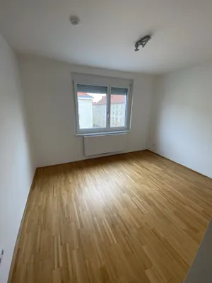 Neuwertige 2 Zimmer Wohnung in U-Bahn Nähe – Bild 3