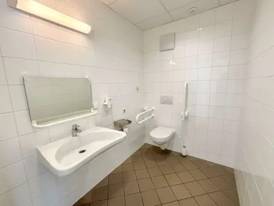 10-Zimmer-Gewerbeimmobilie mieten in Wiener Neustadt – 313 m², € 3.827 – Bild 19 von 25