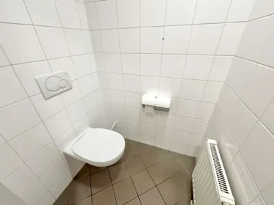 10-Zimmer-Gewerbeimmobilie mieten in Wiener Neustadt – 313 m², € 3.827 – Bild 15 von 25