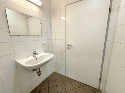 10-Zimmer-Gewerbeimmobilie mieten in Wiener Neustadt – 313 m², € 3.827 – Bild 5 von 25