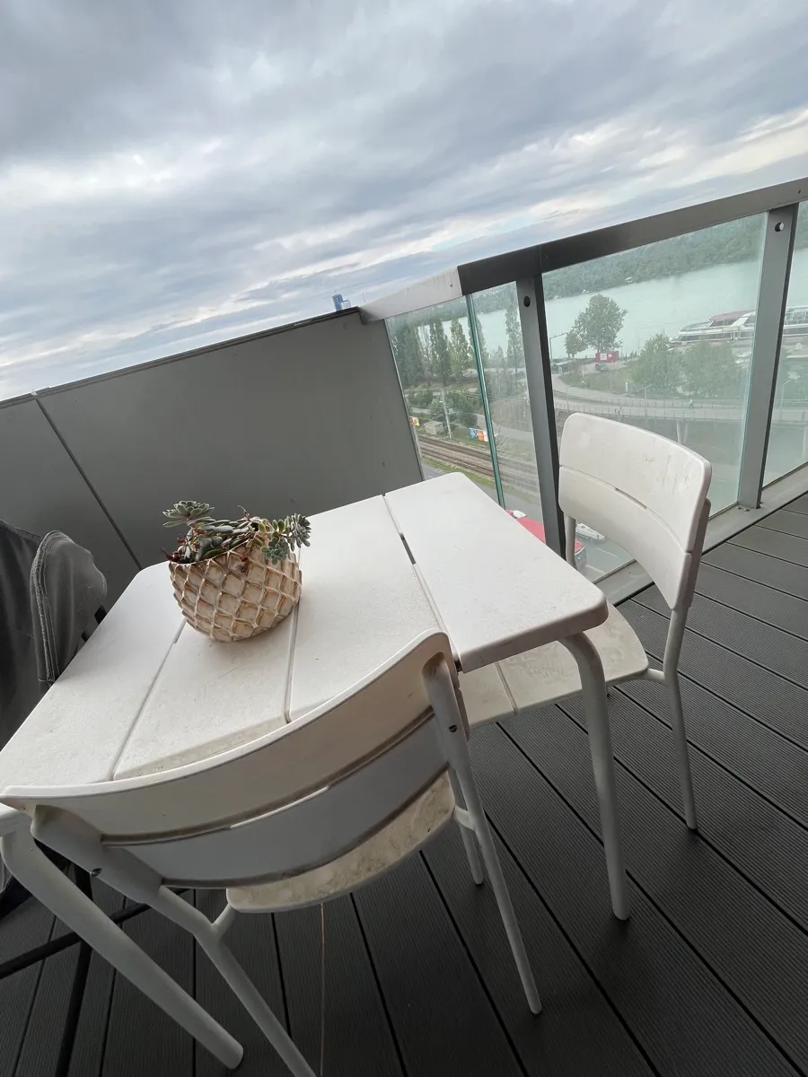 Balkontisch mit 2 Stühlen - weiß, € 20,- (1020 Wien)