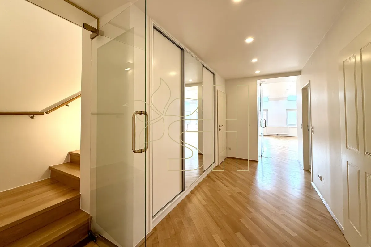 SONNENDURCHFLUTETE DACHGESCHOSS-MAISONETTE MIT TERRASSE! - Ansicht 3