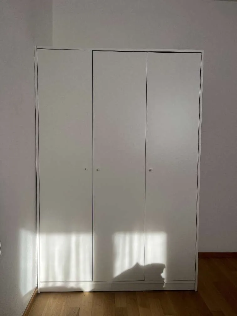 Kleiderschrank zu verschenken - 3 Türen - Weiß - 117×55×176 cm, € 0,- (6900 Bregenz)