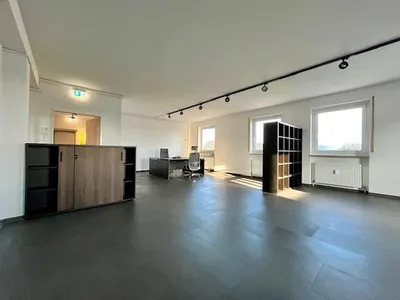 Gewerbeimmobilie mieten in Linz Land – 126 m², € 1.513