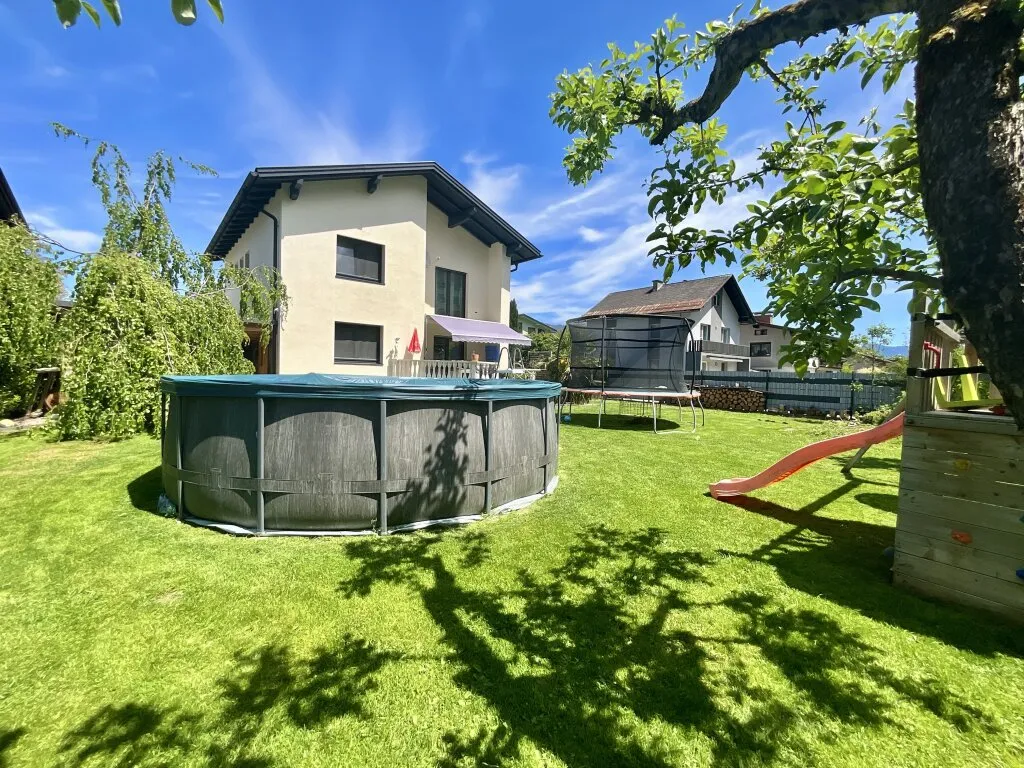 FAMILIENGLÜCK IM SANIERTEN EINFAMILIENHAUS MIT GARTEN - WOHNEN IN RUHIGER UND ZENTRALER SIEDLUNGSLAGE VON SPITTAL AN DER DRAU! - Ansicht 2