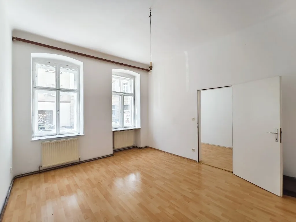 Leben, wo das Leben pulsiert! Sanierungsbedürftige 3-Zimmer-Altbauwohnung nächst Yppenplatz - Ansicht 2