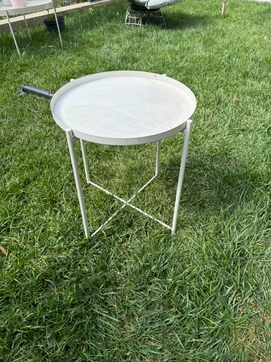 Outdoor Beistelltisch Ikea, € 5,- (1220 Wien)