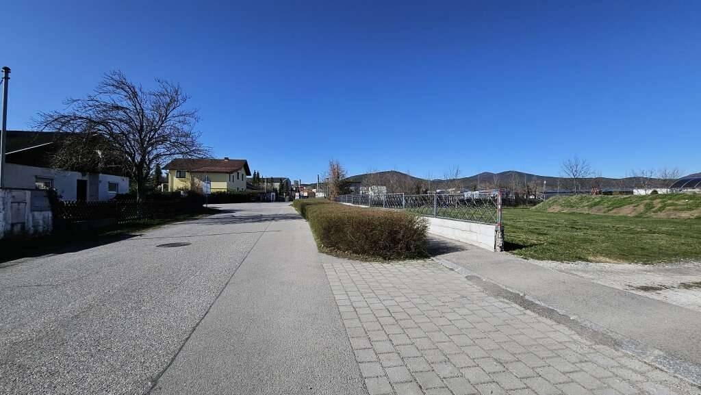 Traumhaftes Baugrundstück in Bad Vöslau - Ihr Eigenheim wartet auf Sie! 350.000 EUR - Ansicht 3