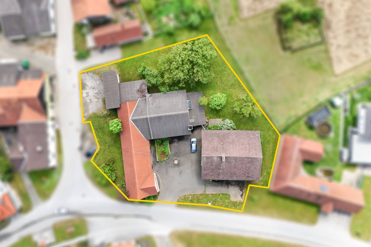 Nähe Riegersburg: Wohnhaus mit geräumigen Nebengebäuden und großem Garten - Ansicht 2