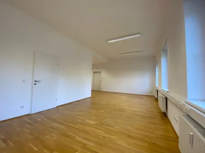 1-Zimmer-Gewerbeimmobilie mieten in Linz – 48 m², € 625 – Bild 6 von 12