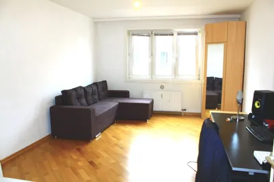 Singlewohnung in zentraler Ruhelage, 4. Liftstock zu vermieten! – Bild 2