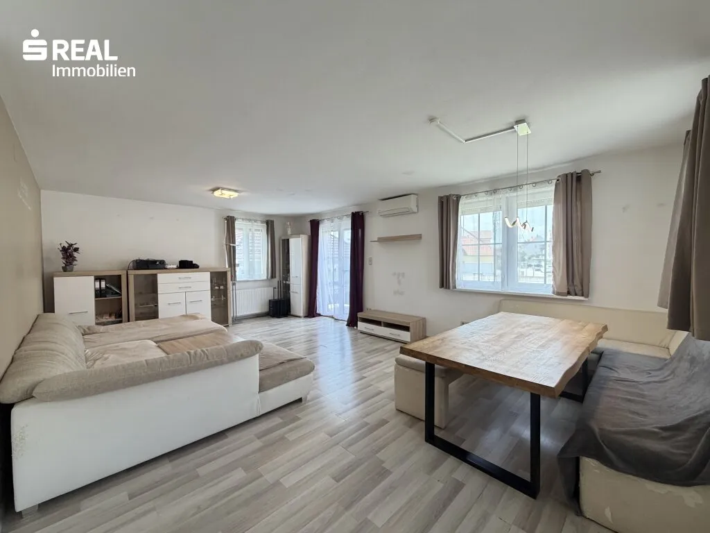 großzügiges, modernisiertes Einfamilienhaus mit Swimming Pool, Keller & Garage in Bruck an der Leitha - Ansicht 2
