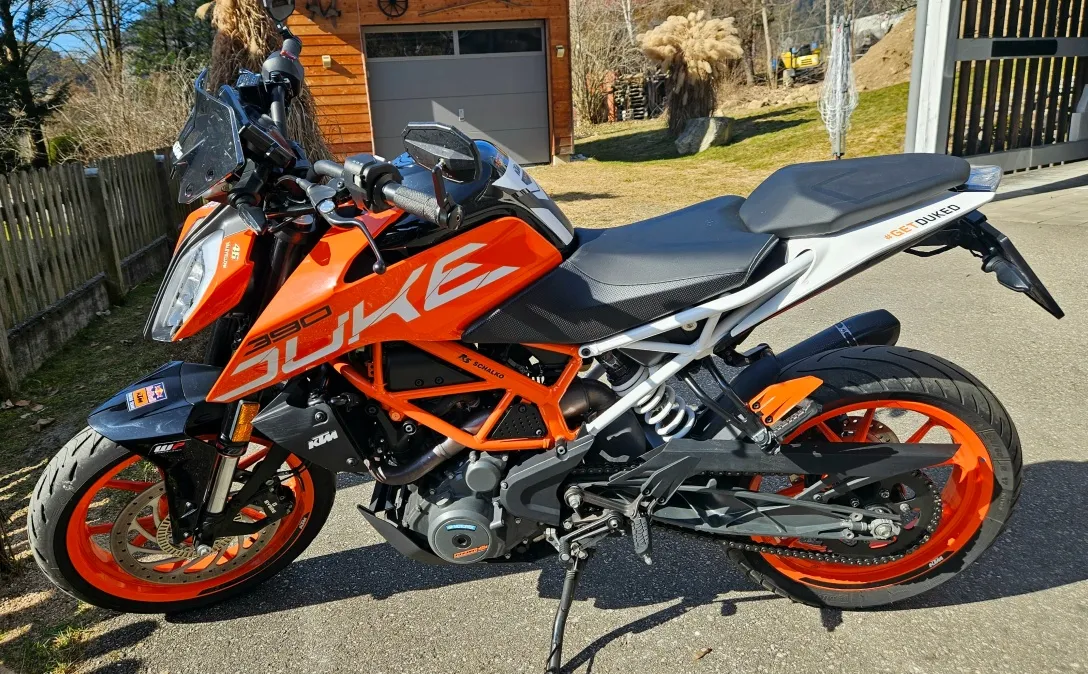 KTM 390