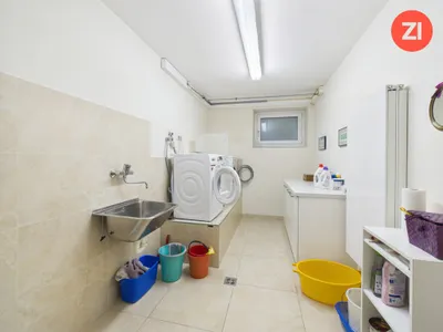 5-Zimmer-Haus mieten in Linz – 233,92 m², € 5.204 – Bild 42 von 44