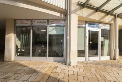 2-Zimmer-Gewerbeimmobilie mieten in Baden – 57 m², € 831 – Bild 11 von 12